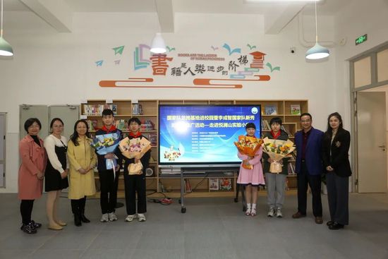 5月25日、26日两天全国开启百城千场大规模点映，有数据显示，观影人数突破36万人次，点映票房突破1698万元，创下好莱坞电影点映票房纪录新高！其中周六场均人次181人，上座率超60%，而周日场均人次高达248人，上座率更是超85%，场均人次、上座率相比周六涨幅均突破35%！能够吸引大批观众走进影院提前观影的核心因素，正是源自电影本身的精良制作以及广大观众口口相传的优质口碑，映后各大平台纷纷曝出;全程爽翻;准备二刷等花式好评